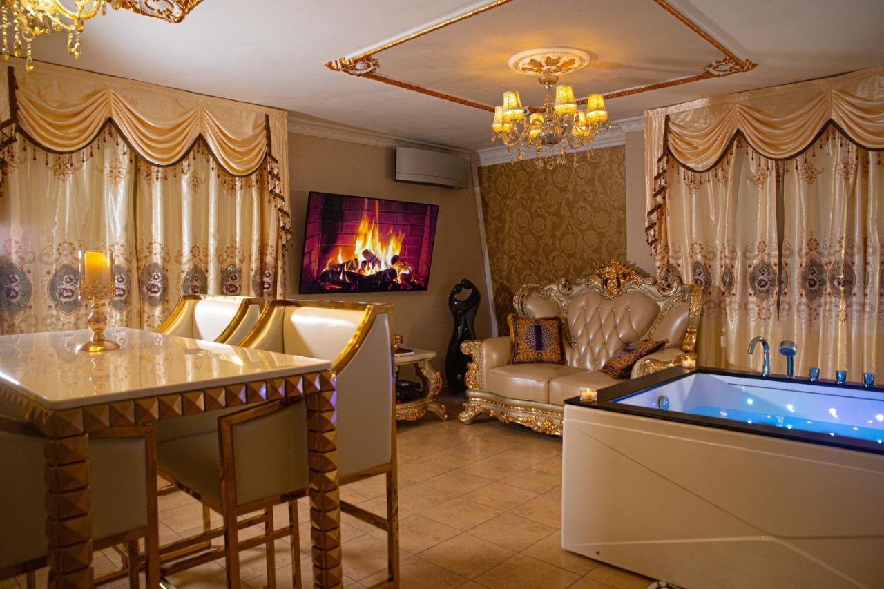 Le Petit Versailles เวอร์นอน ภายนอก รูปภาพ